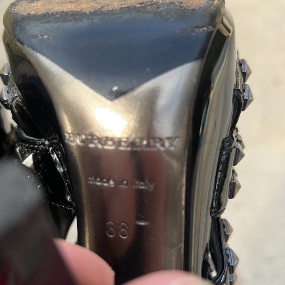 Black Pyramid Studded Burberry Pumps/High Heels 👠 size 38 <8> VGUC - Picture 4 of 4